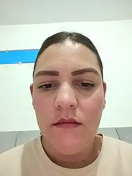 Mia Hampton online show from 27, 6, 2026