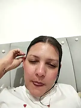 Mia Hampton online show from 2, 4, 2026