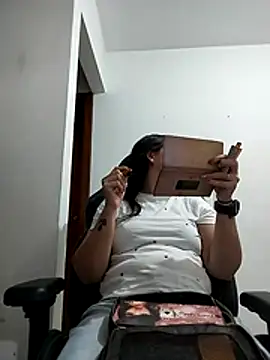 Mia Hampton online show from 11, 1, 2026