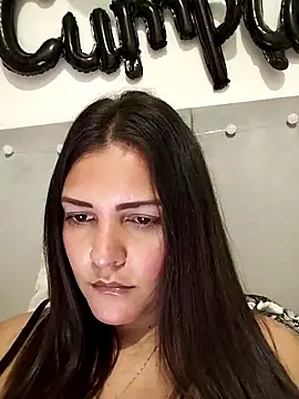 Mia Hampton online show from 2, 3, 2026