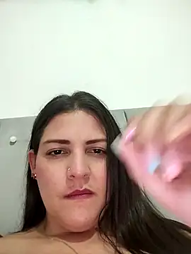 Mia Hampton online show from 7, 5, 2026