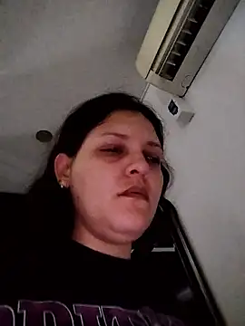 Mia Hampton online show from 3, 10, 2025