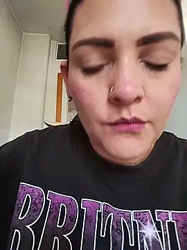 Mia Hampton online show from 1, 6, 2026