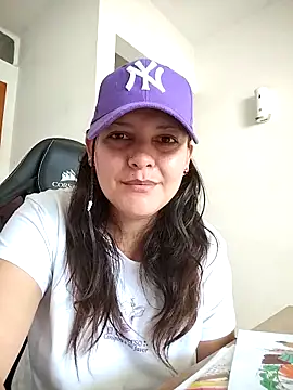 Mia Hampton online show from 28, 3, 2026
