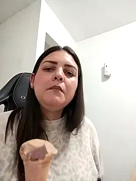 Mia Hampton online show from 3, 2, 2026