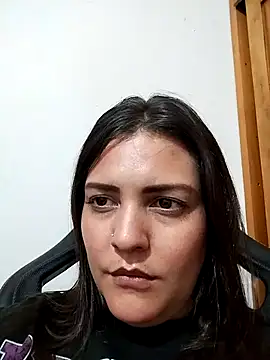 Mia Hampton online show from 17, 12, 2025