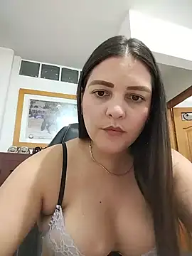 Mia Hampton online show from 14, 7, 2026