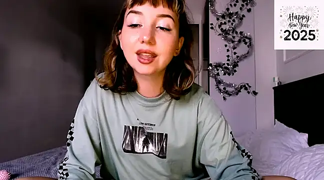 Cosmo Riri online show from 1, 1, 2025