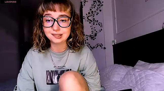 Cosmo Riri online show from 22, 12, 2024