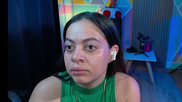 Cuttiealice online show from 4, 10, 2025