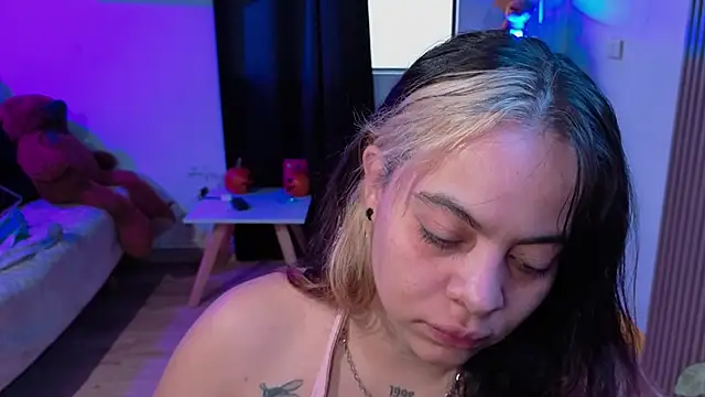 Cuttiealice online show from 15, 11, 2025