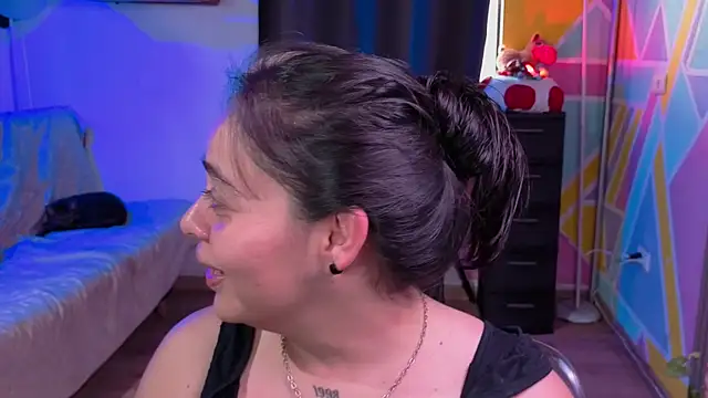 Cuttiealice online show from 11, 11, 2025