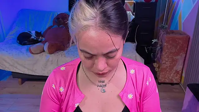 Cuttiealice online show from 4, 11, 2025