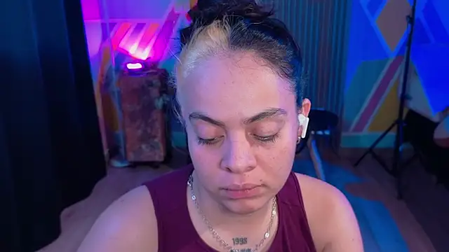 Cuttiealice online show from 24, 10, 2025