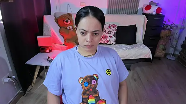 Cuttiealice online show from 17, 3, 2025