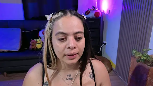 Cuttiealice online show from 15, 12, 2025