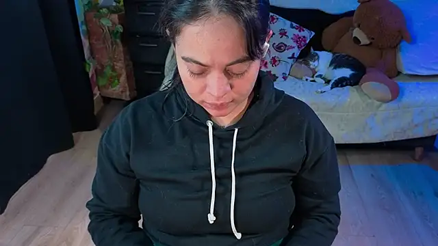 Cuttiealice online show from 22, 9, 2025