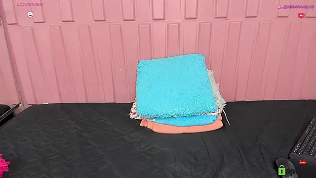 Snapshot of Briana_Wells_ chatting on 12, 3, 2025 Briana Wells online show from 12, 3, 2025