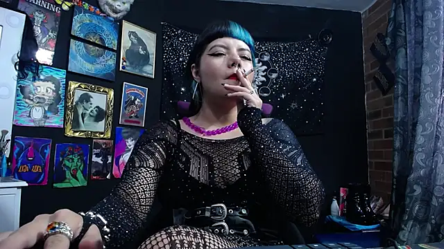 Yourmadame P online show from 11, 2, 2025