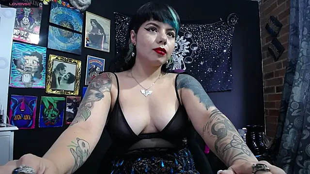 Yourmadame P online show from 17, 3, 2025