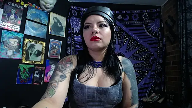 Yourmadame P online show from 19, 9, 2025