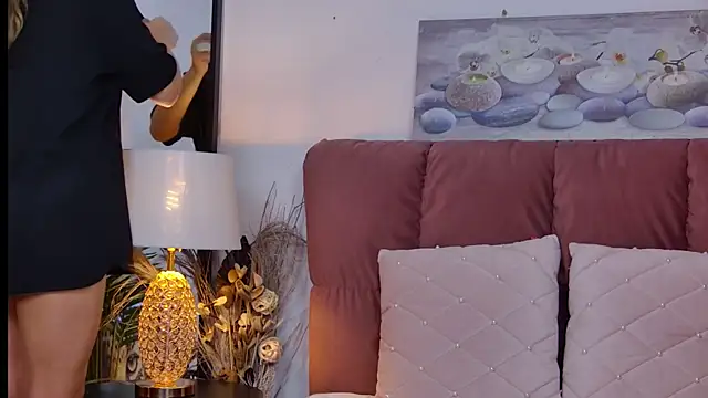 NicolLopeze online show from 25, 1, 2025