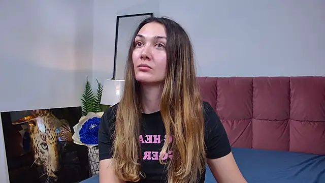 NicolLopeze online show from 5, 3, 2025