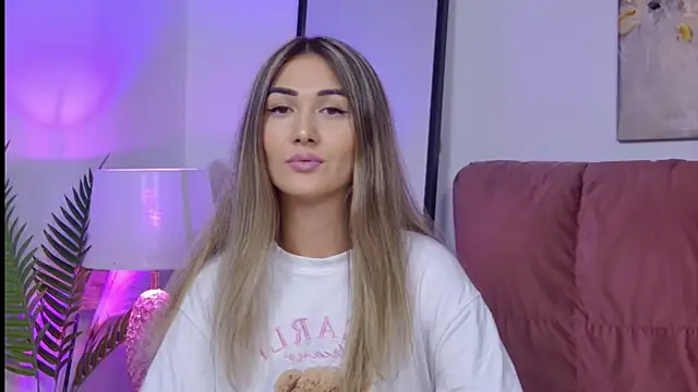 NicolLopeze online show from 3, 10, 2025