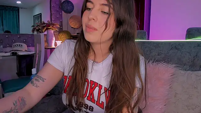 zoe kittylove online show from 9, 11, 2025