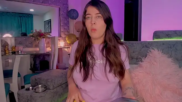 zoe kittylove online show from 4, 11, 2025