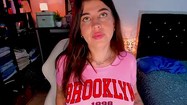 zoe kittylove online show from 6, 3, 2025