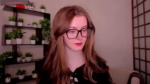 KateCuddle online show from 24, 3, 2026