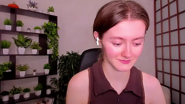 KateCuddle online show from 16, 10, 2025