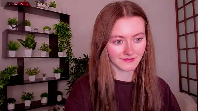 KateCuddle online show from 1, 12, 2025