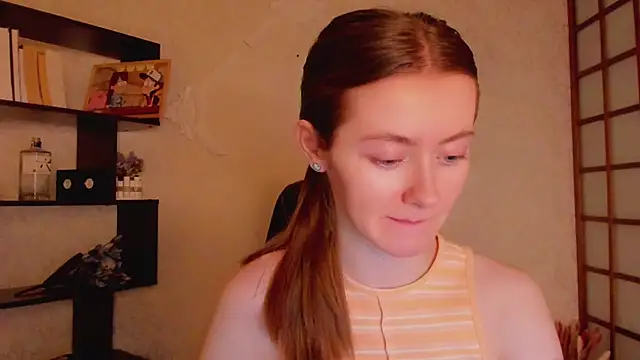 KateCuddle online show from 5, 2, 2025