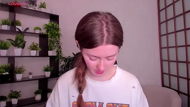 KateCuddle online show from 26, 11, 2025