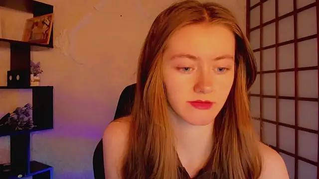 KateCuddle online show from 4, 3, 2025