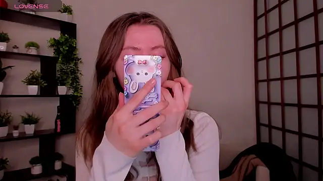 KateCuddle online show from 12, 3, 2026