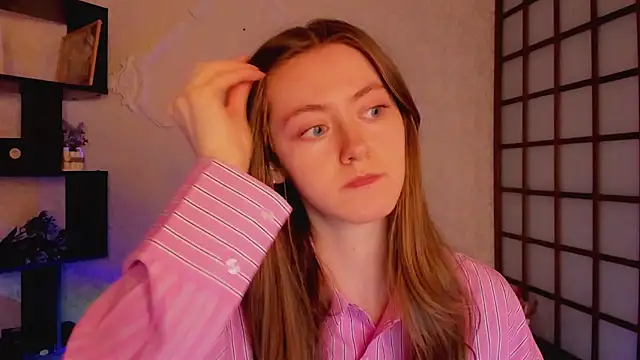 KateCuddle online show from 3, 3, 2025