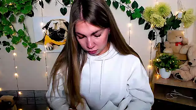 Sport Tall Doll online show from 15, 11, 2025