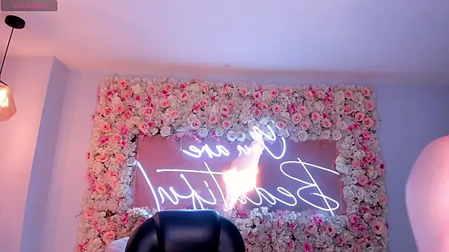 KendraClarkX online show from 4, 4, 2026