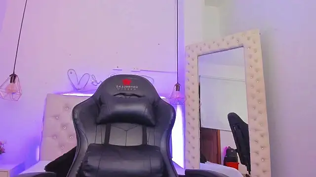 xiomara  cortes online show from 20, 3, 2025