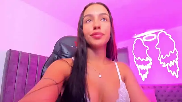 xiomara  cortes online show from 6, 11, 2025