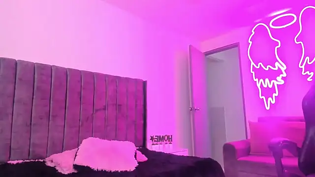 xiomara  cortes online show from 28, 11, 2025