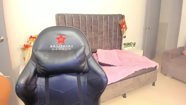 xiomara  cortes online show from 21, 12, 2025