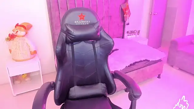 xiomara  cortes online show from 17, 12, 2025