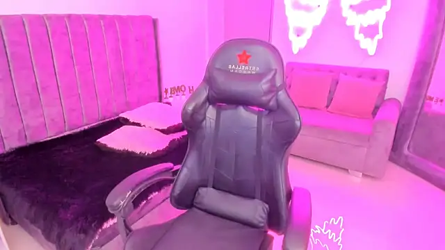 xiomara  cortes online show from 14, 10, 2025