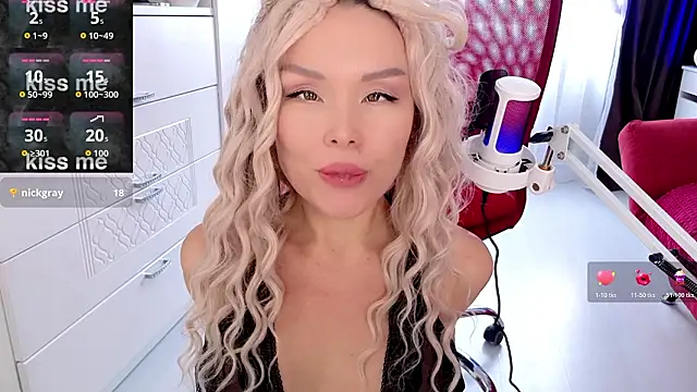 WhiteBunny online show from 6, 2, 2026