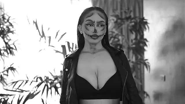 HotSkinnyX online show from 31, 10, 2025