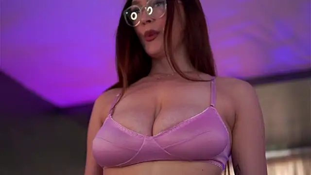 HotSkinnyX online show from 9, 9, 2025